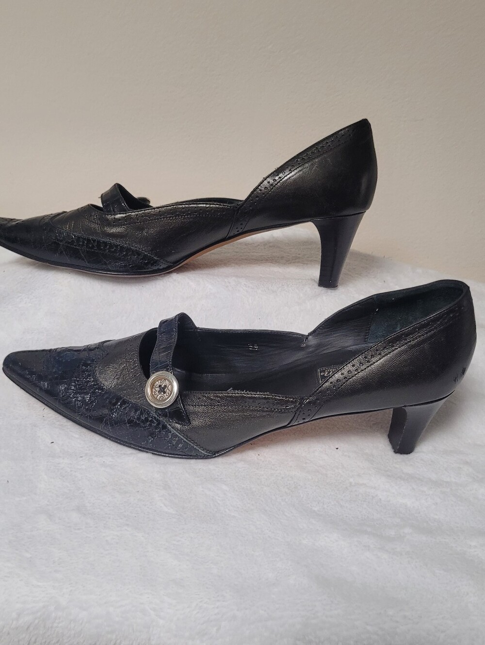 BRIGHTON TRENT Size 10M Cute Kitten Heels Black Some TLC